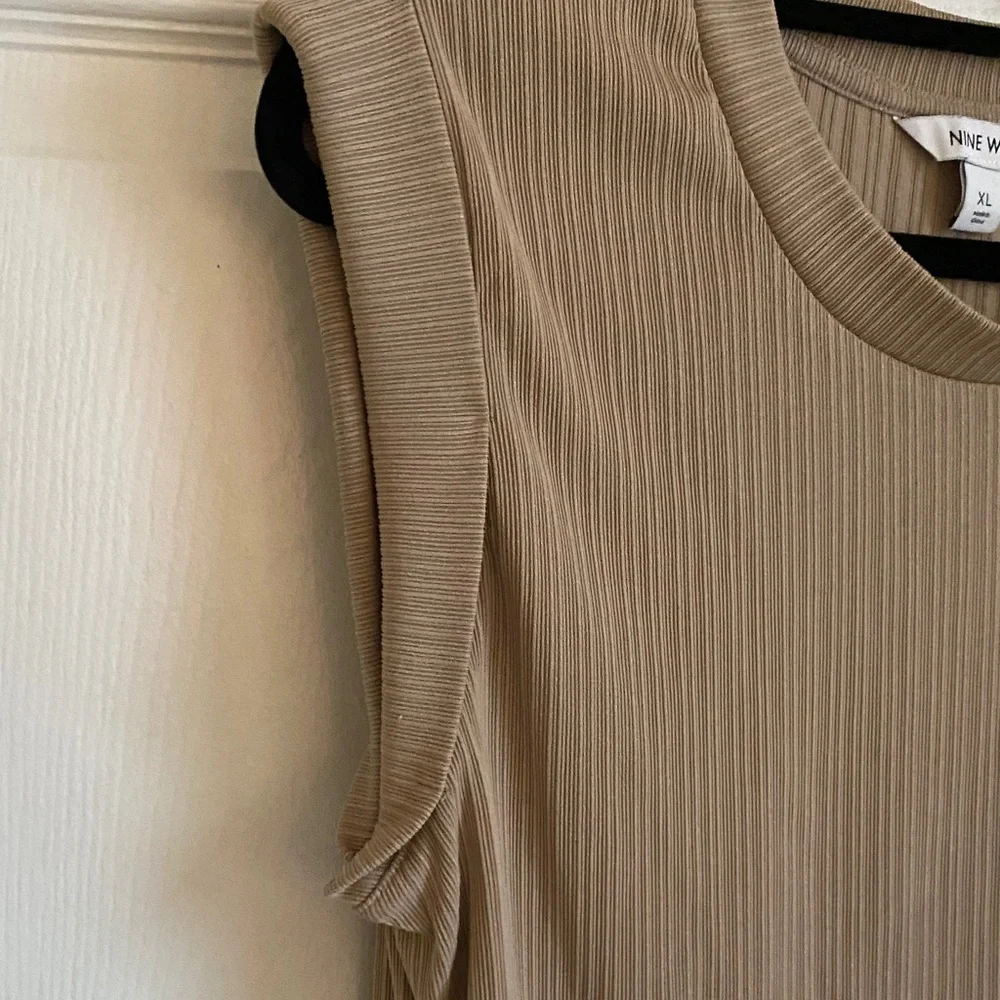 Nine West Tan Ribbed Sleeveless Tank XL - Picture 3 of 6